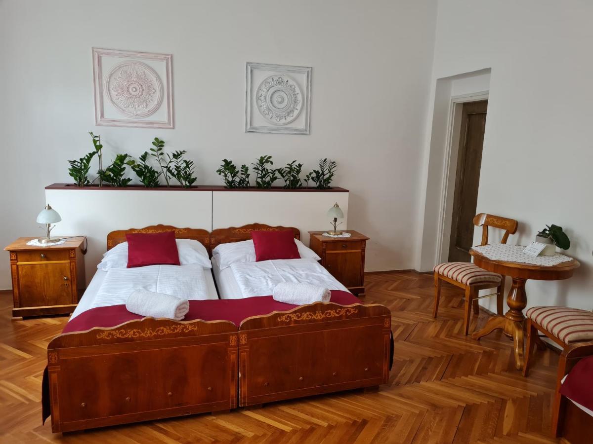Tulipanvendeghaz Pensiune 3*
