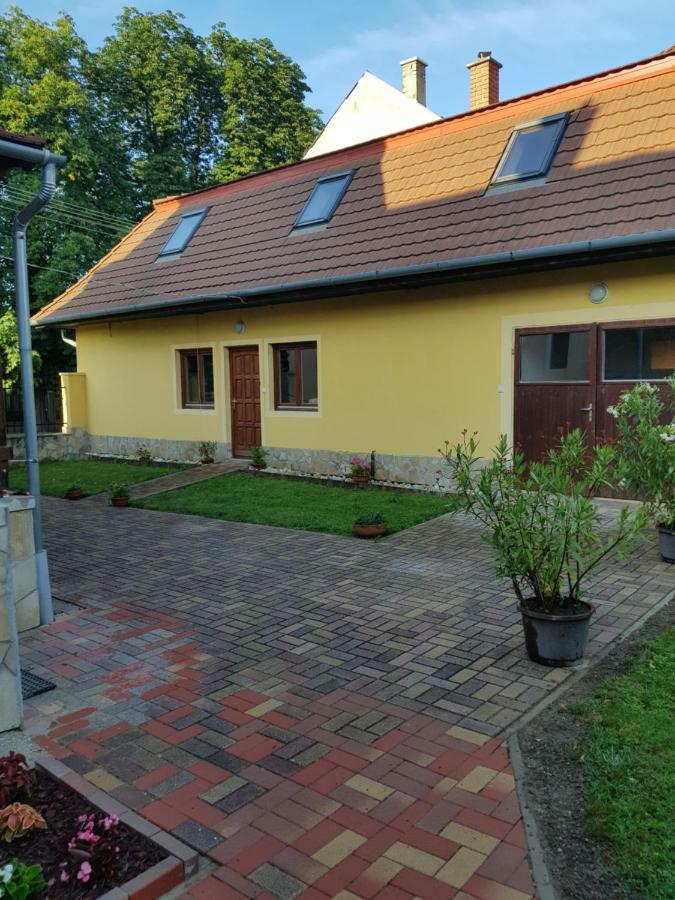 Tulipanvendeghaz Keszthely