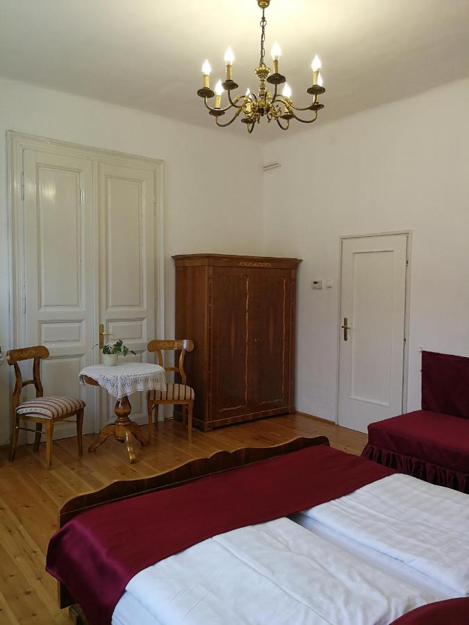 Tulipanvendeghaz Pensiune 3*